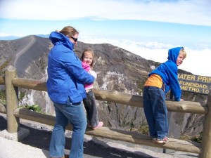 volcan-irazu-007 Mommy and kids looking down into the Crater